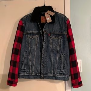 Mens Levi’s denim jacket, plaid sleeves; fleece lining; size M; new w/ tags.